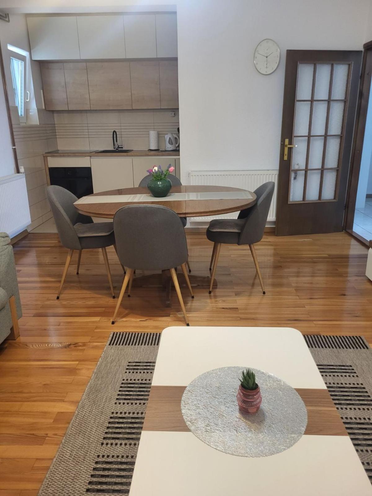 Apartma Nina *